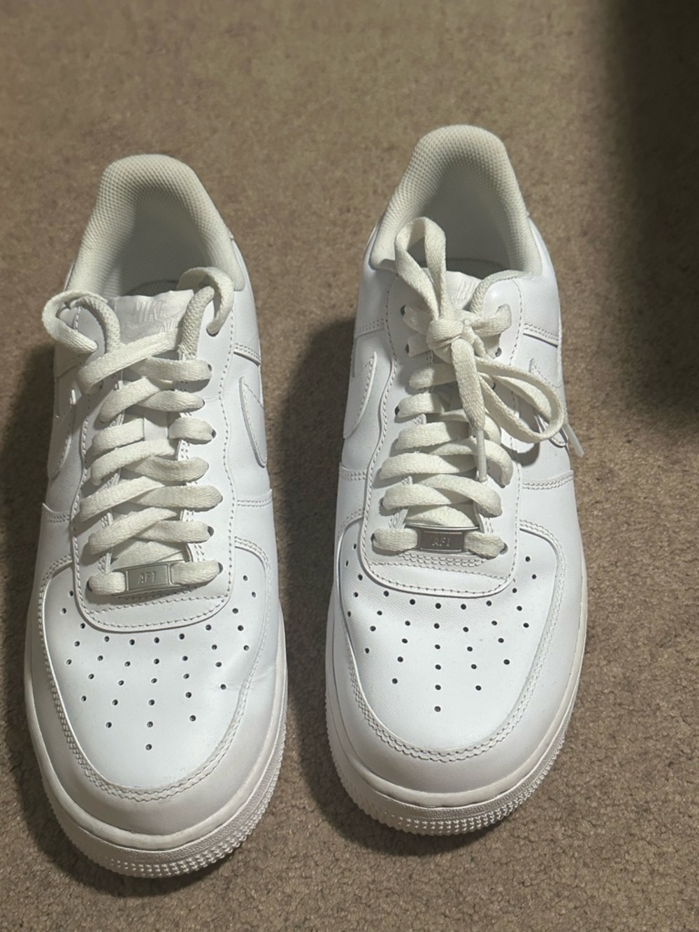 Men's Athletic Sneakers in White - Classic Low-Top Style